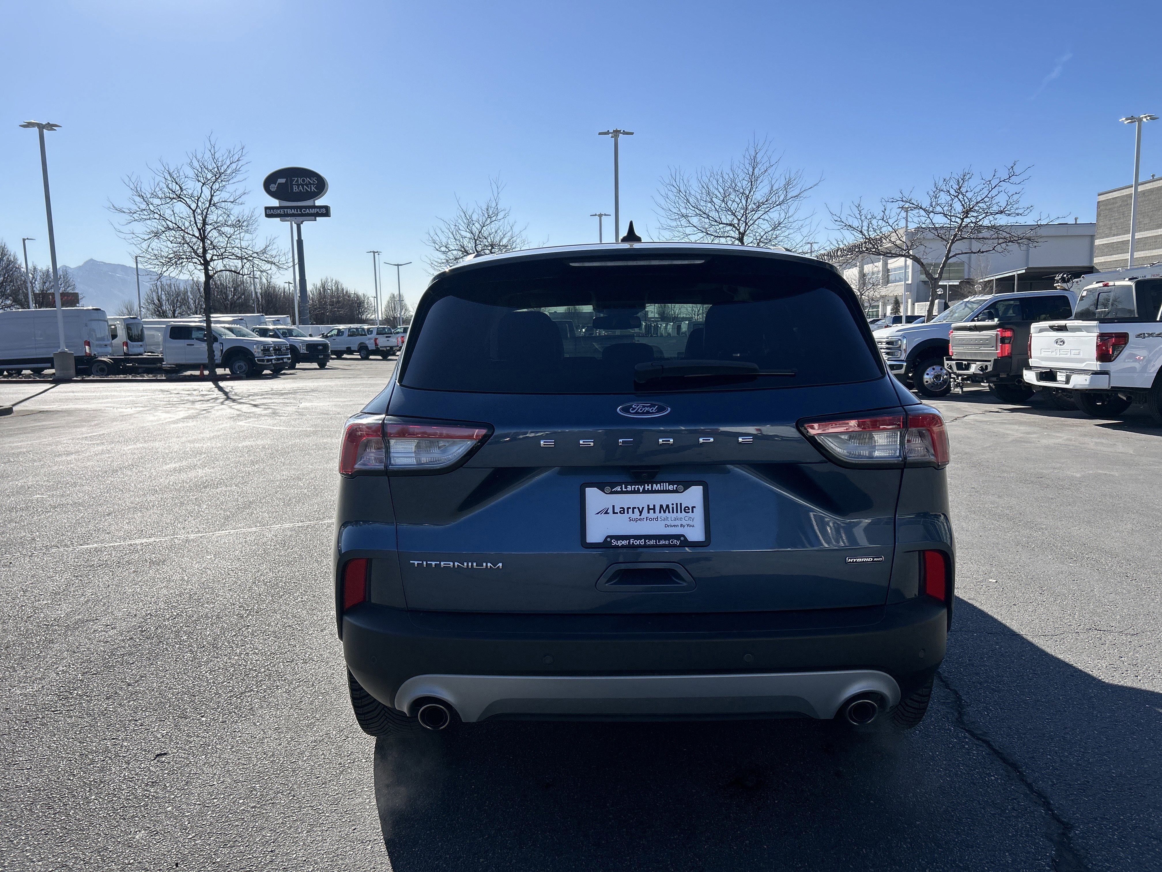 Certified 2020 Ford Escape Titanium w/ Titanium Premium Package 2.0 image 4