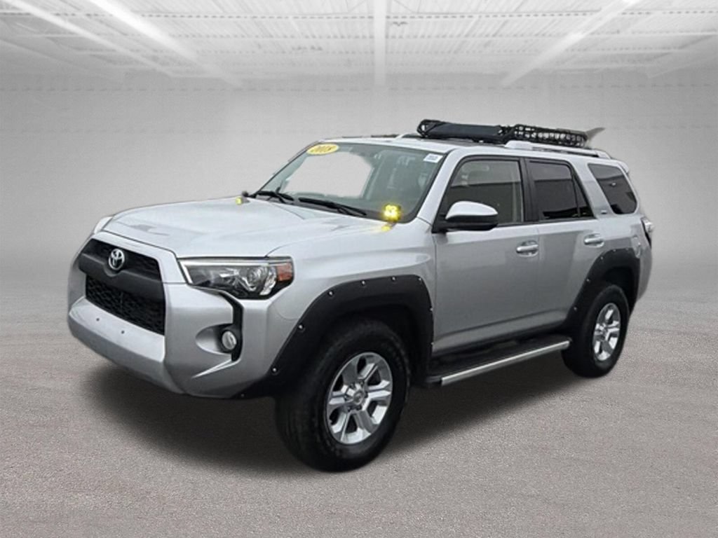 Used 2018 Toyota 4Runner SR5 AWD/4WD image 4