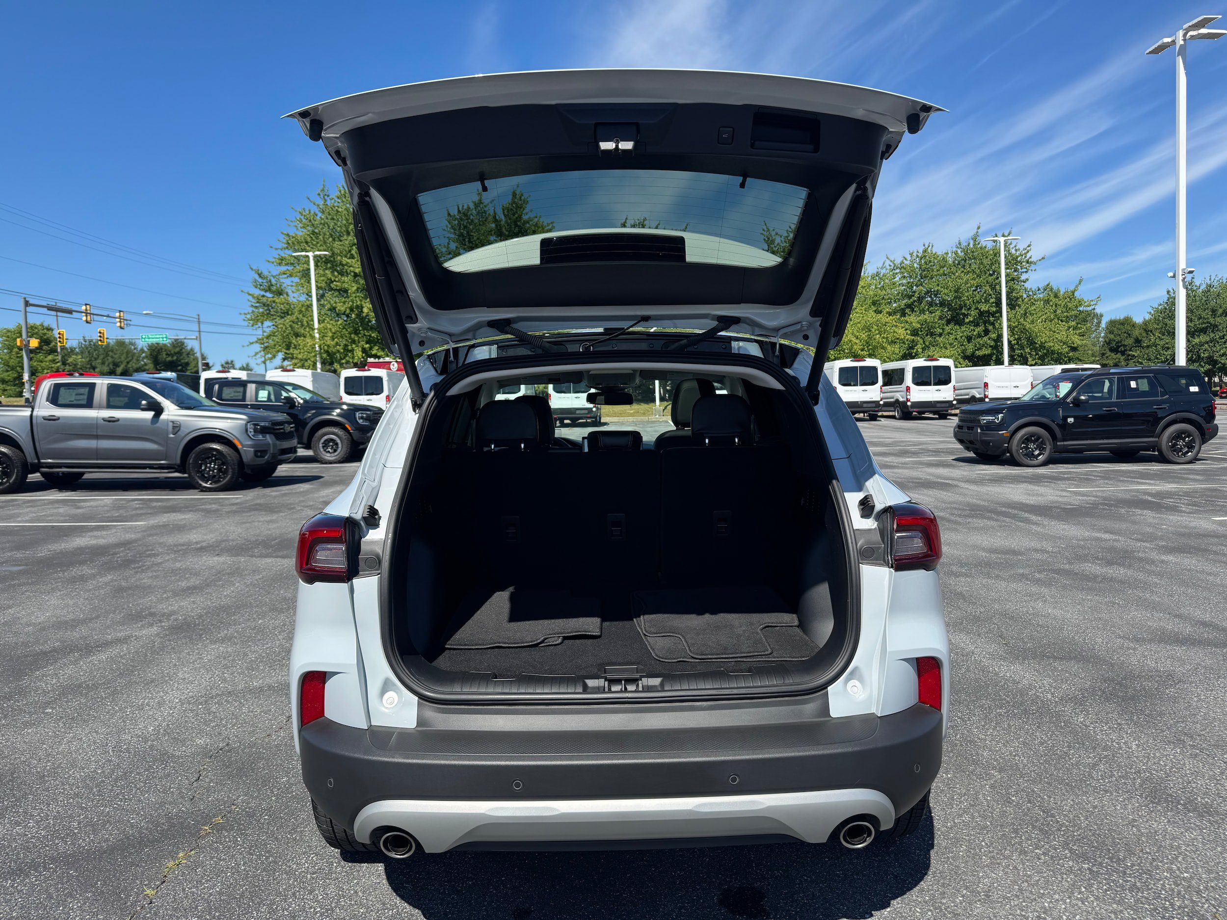 Certified 2025 Ford Escape Platinum w/ Premium Technology Package AWD/4WD image 6