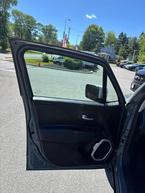 Used 2017 Jeep Renegade Limited AWD/4WD image 16