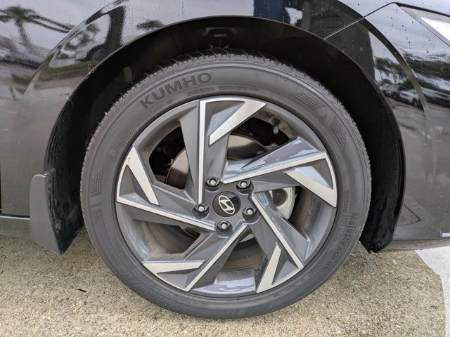 Used 2025 Hyundai Elantra SEL image 10