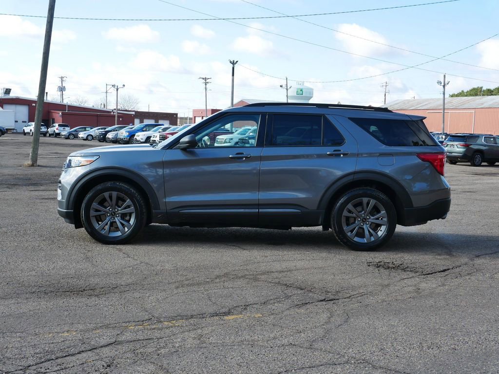 Certified 2021 Ford Explorer XLT w/ Equipment Group 202A image 5