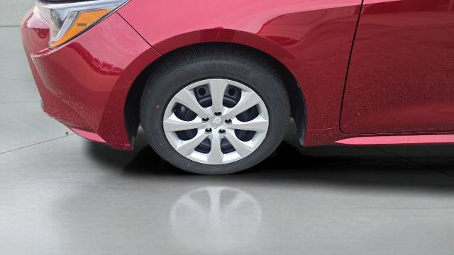 Used 2025 Toyota Corolla LE FWD image 30