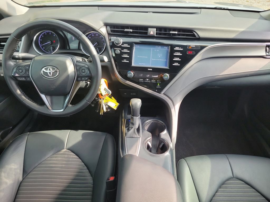 Used 2020 Toyota Camry SE FWD image 11