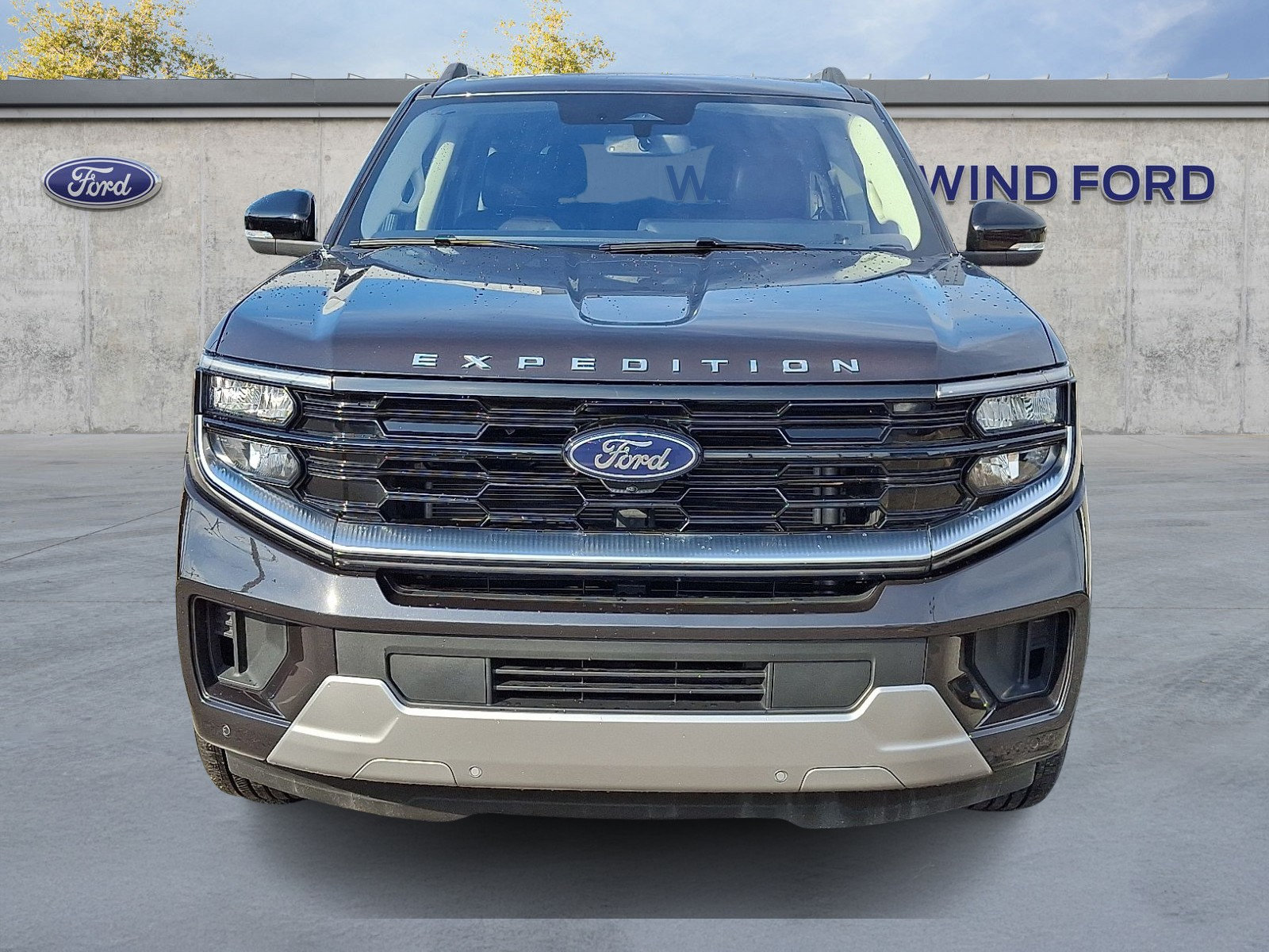 Certified 2025 Ford Expedition Platinum w/ Platinum Ultimate Package AWD/4WD image 2