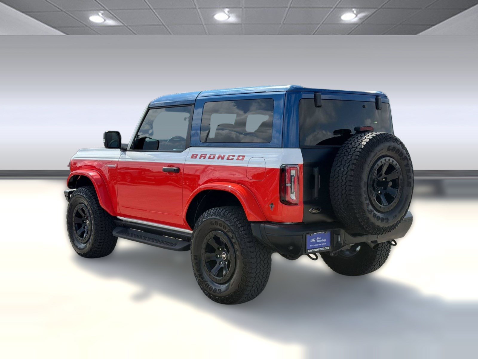 Certified 2025 Ford Bronco Stroppe Edition AWD/4WD image 3