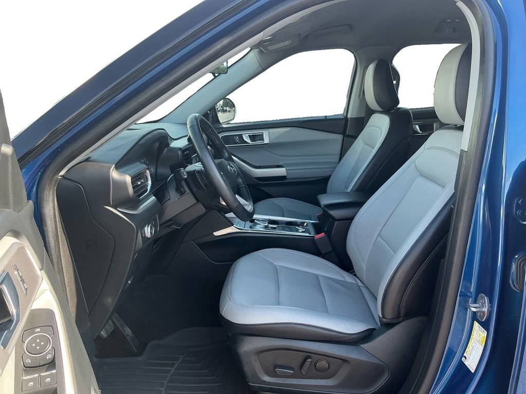 Certified 2021 Ford Explorer XLT w/ Equipment Group 202A AWD/4WD image 14