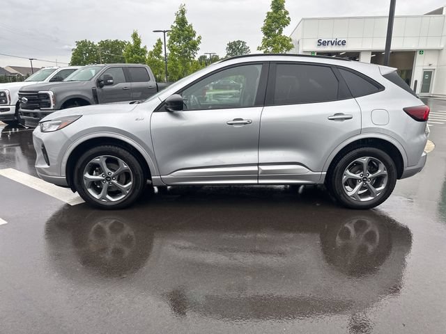 Certified 2023 Ford Escape ST-Line w/ Tech Pack #1 AWD/4WD image 2