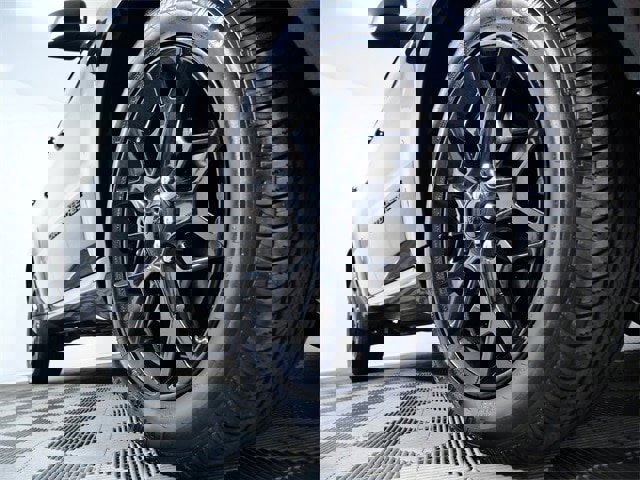 Used 2021 Jeep Grand Cherokee Limited X image 2