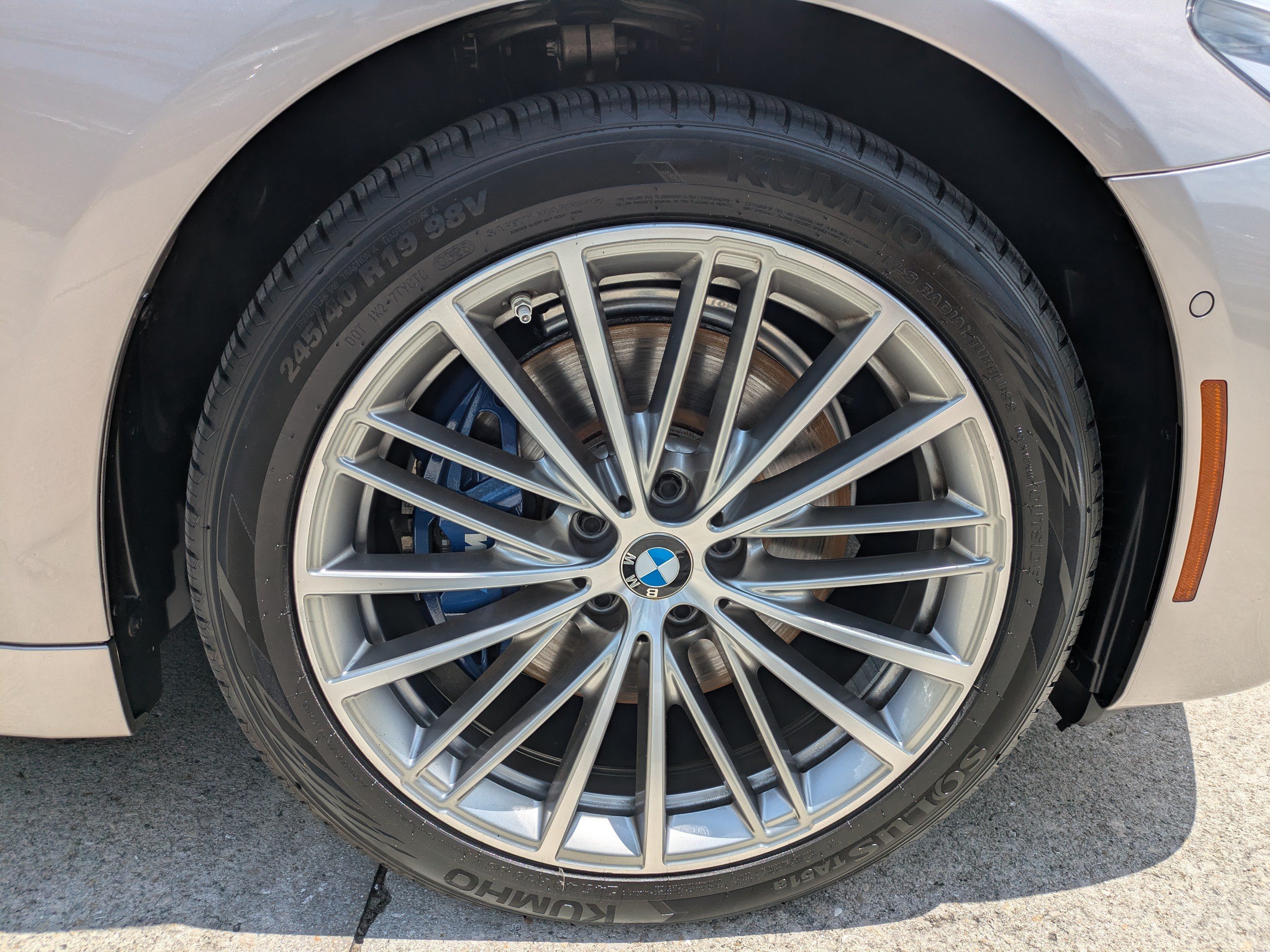 Used 2020 BMW 530e w/ Executive Package RWD image 11