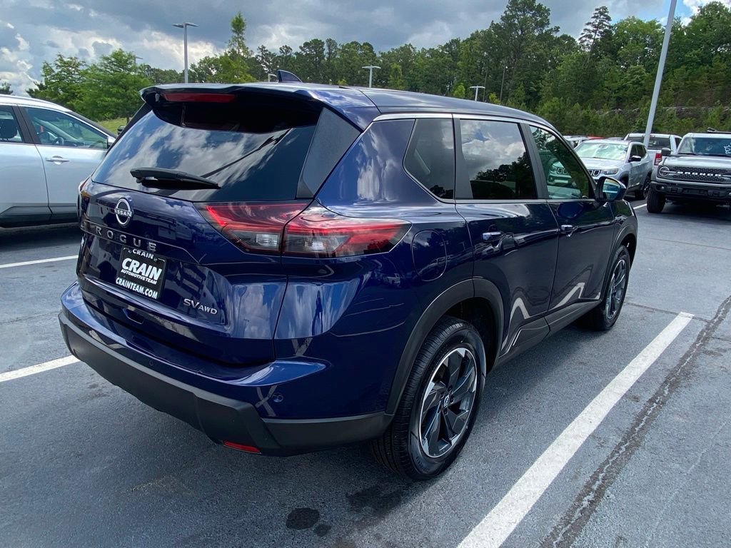 Used 2024 Nissan Rogue SV AWD/4WD image 7