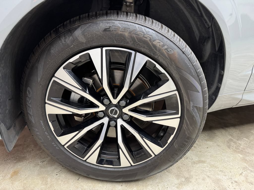 Used 2024 Volvo XC60 B5 Plus w/ Protection Package Premier AWD/4WD image 27