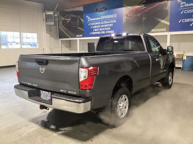 Used 2017 Nissan Titan SV image 5