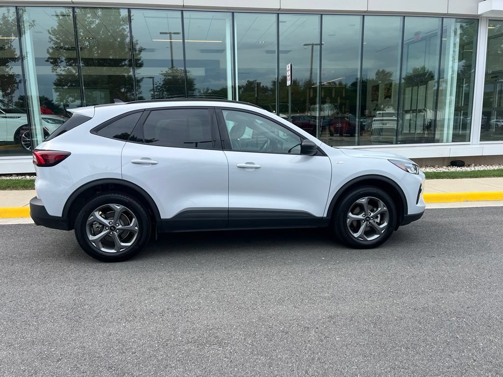 Certified 2026 Ford Escape ST-Line AWD/4WD image 10