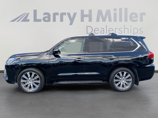 Used 2017 Lexus LX 570 4WD w/ Luxury Package image 2