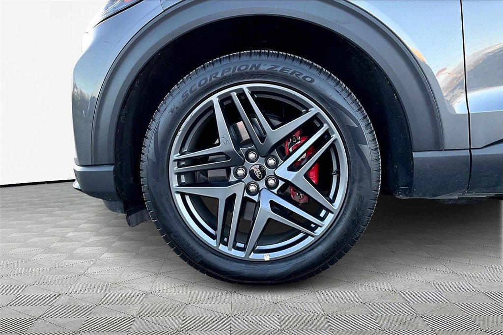 Certified 2025 Ford Explorer ST-Line w/ ST-Line Street Pack image 9