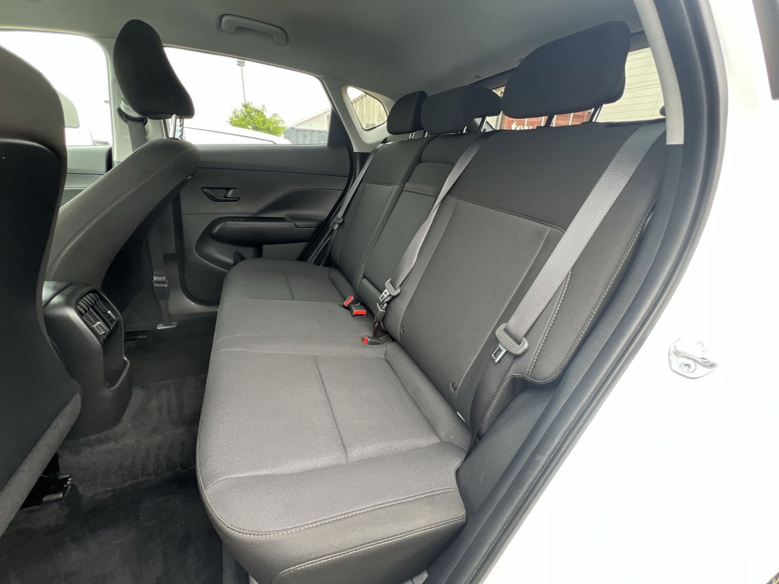 Used 2025 Hyundai Kona SEL FWD image 31