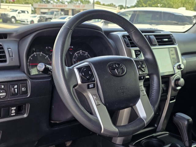 Used 2020 Toyota 4Runner SR5 Premium w/ Moonroof Package RWD image 25