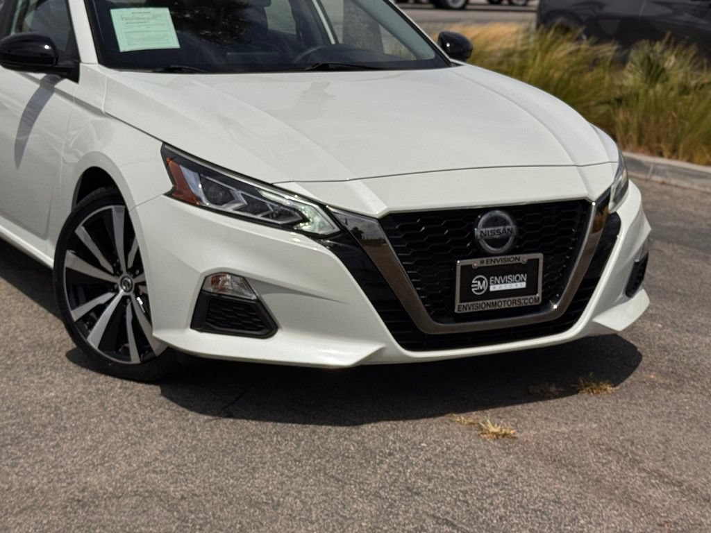 Used 2019 Nissan Altima 2.5 SR w/ SR Premium Package FWD image 3
