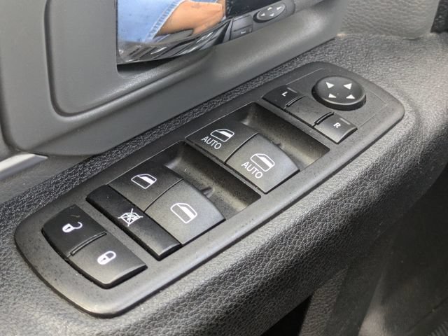 Used 2024 RAM 1500 Classic SLT AWD/4WD image 23
