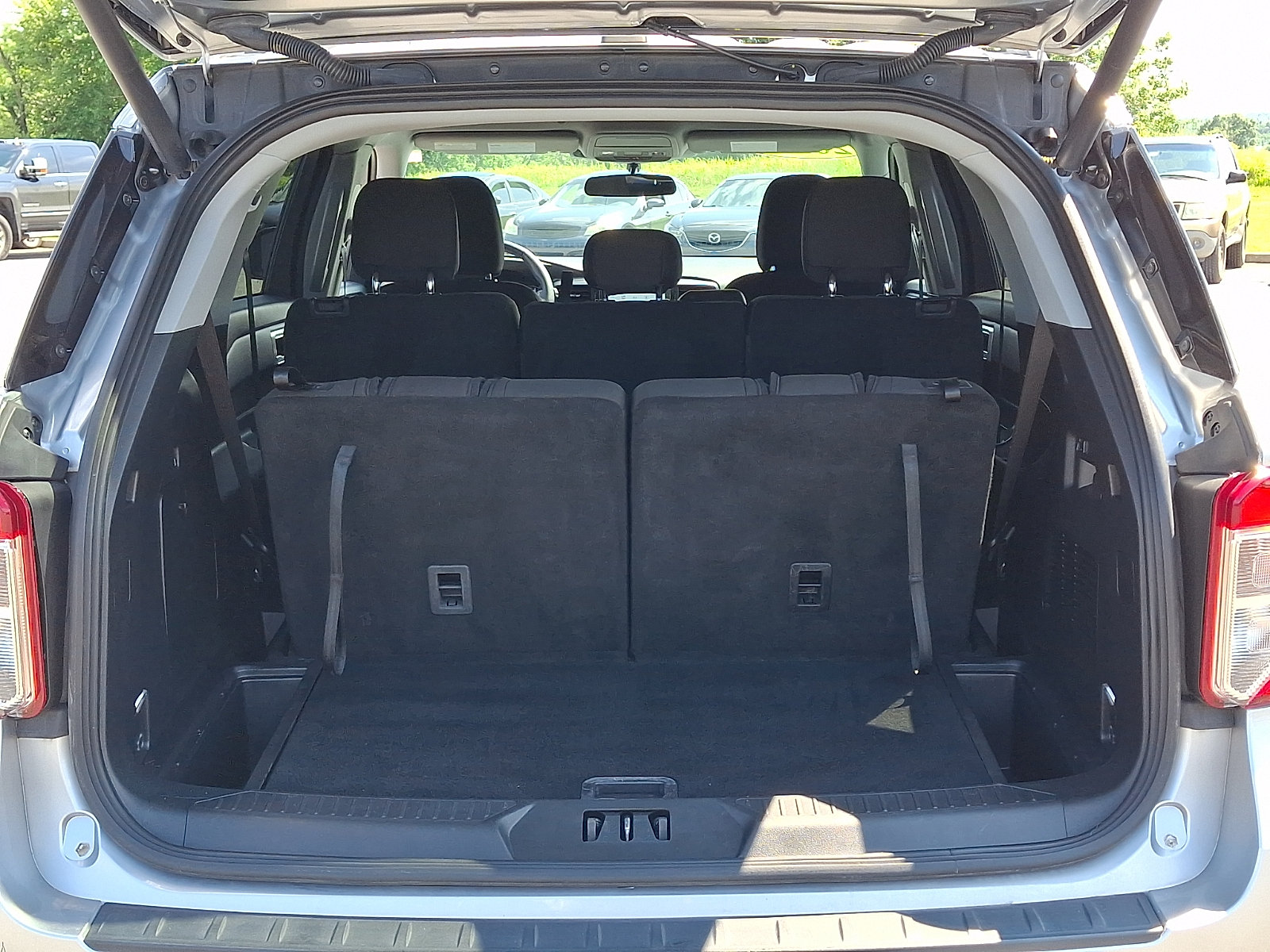 Certified 2024 Ford Explorer XLT AWD/4WD image 30