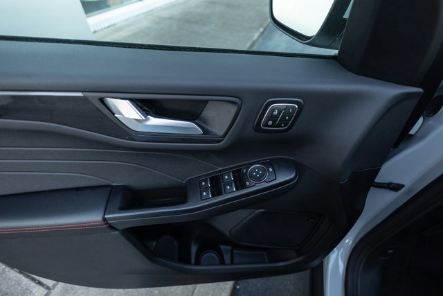 Certified 2025 Ford Escape ST-Line Elite w/ Tech Pack #2 image 13