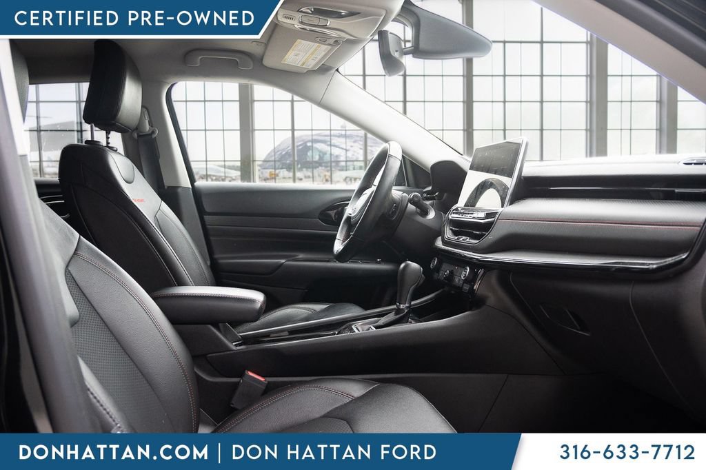 Used 2022 Jeep Compass Trailhawk w/ Trailhawk Convenience Group AWD/4WD image 31
