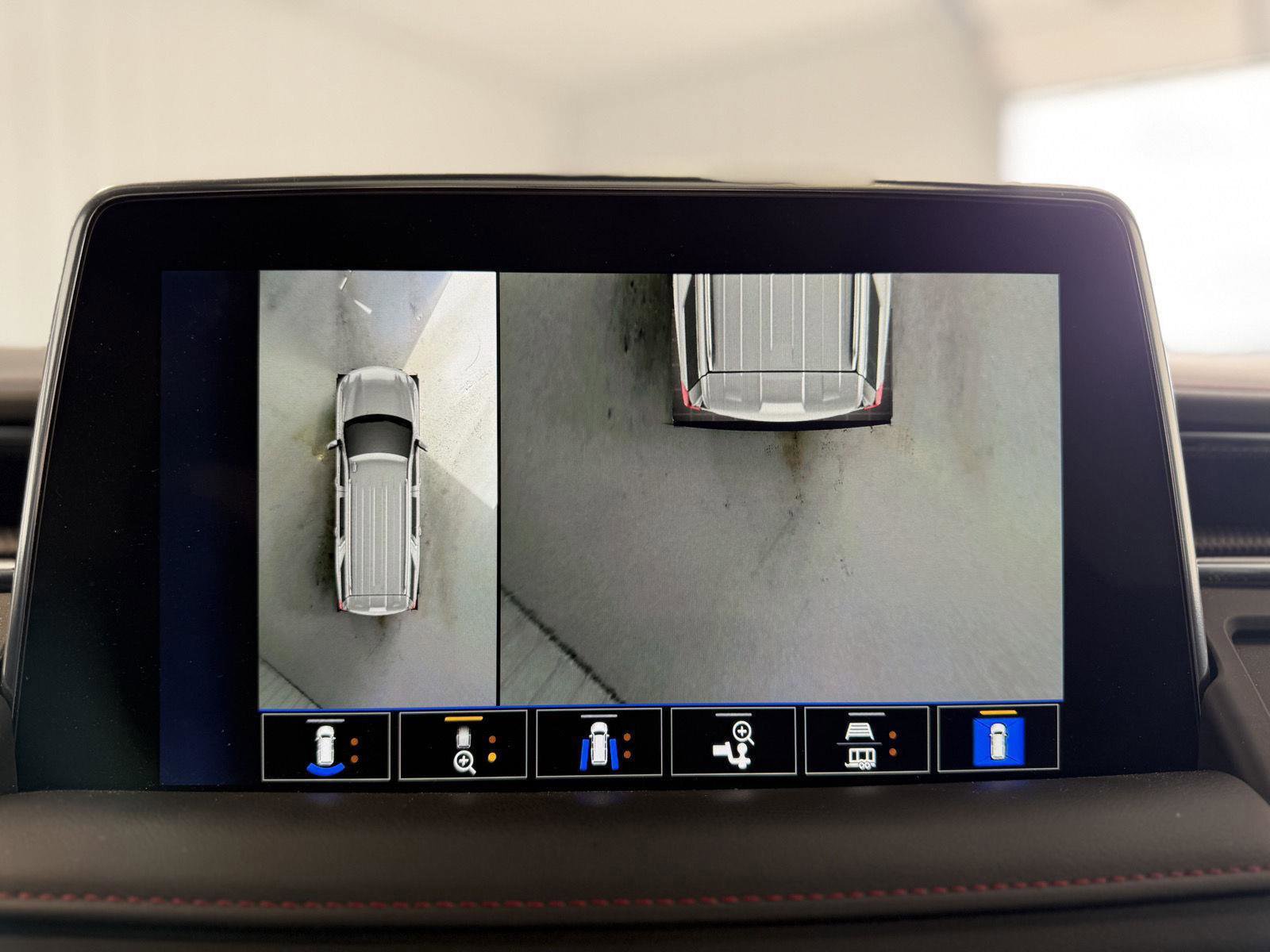 Used 2022 Chevrolet Tahoe RST w/ Luxury Package image 21