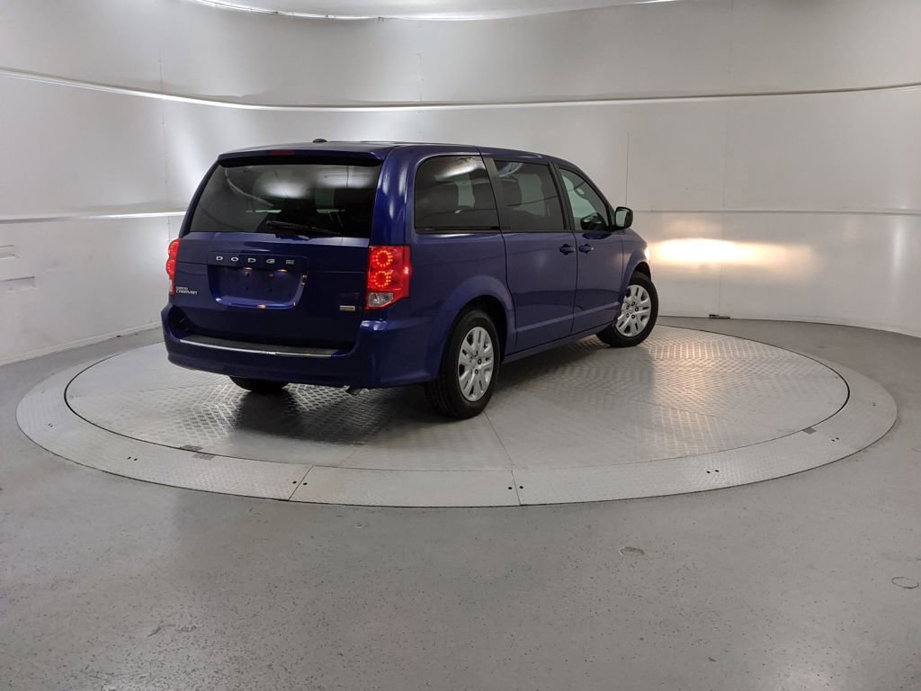 Used 2018 Dodge Grand Caravan SE w/ UConnect Hands-Free Group image 5