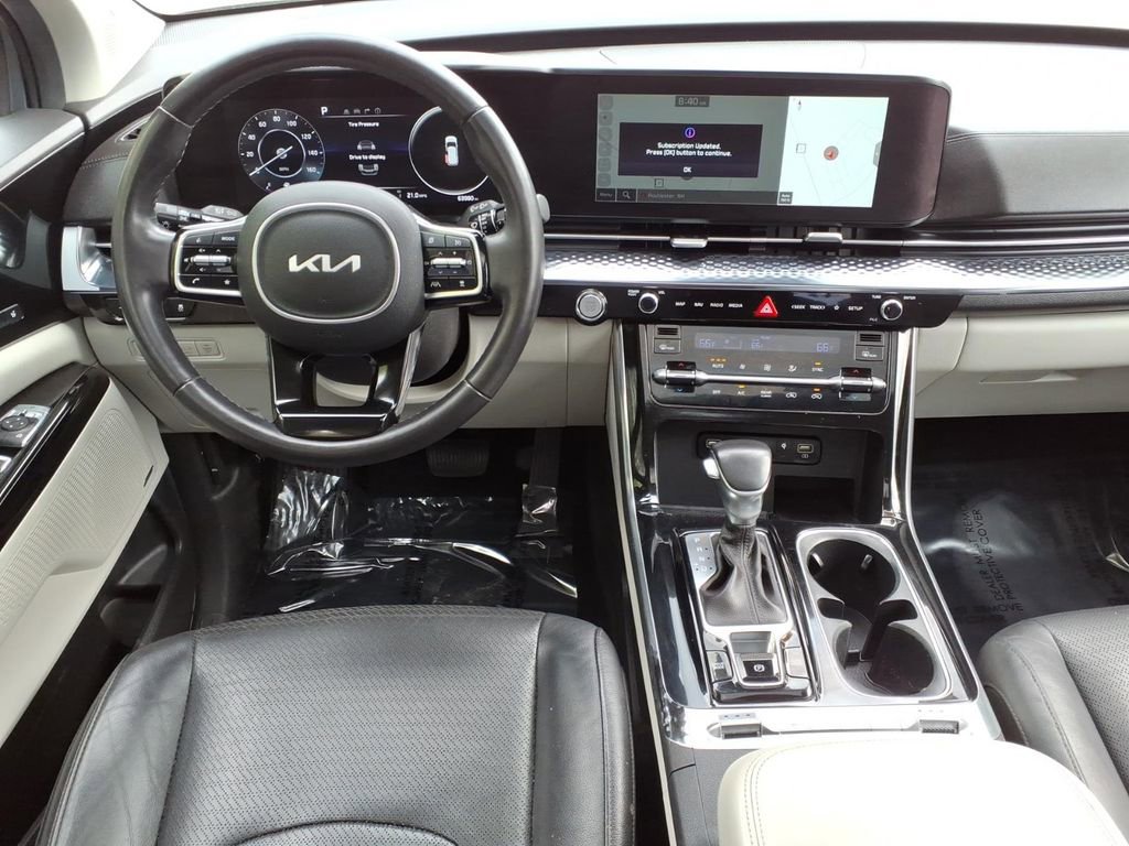 Used 2023 Kia Carnival SX Prestige FWD image 21