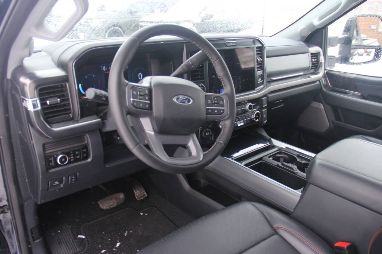 Certified 2025 Ford F350 Lariat w/ Lariat Ultimate Package AWD/4WD image 32