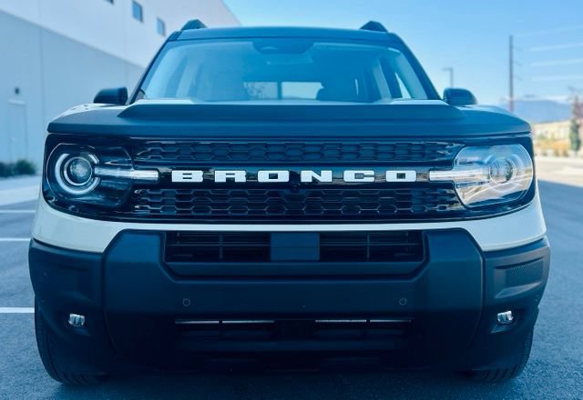 Certified 2025 Ford Bronco Sport Outer Banks w/ Outer Banks Tech Package+ AWD/4WD image 2