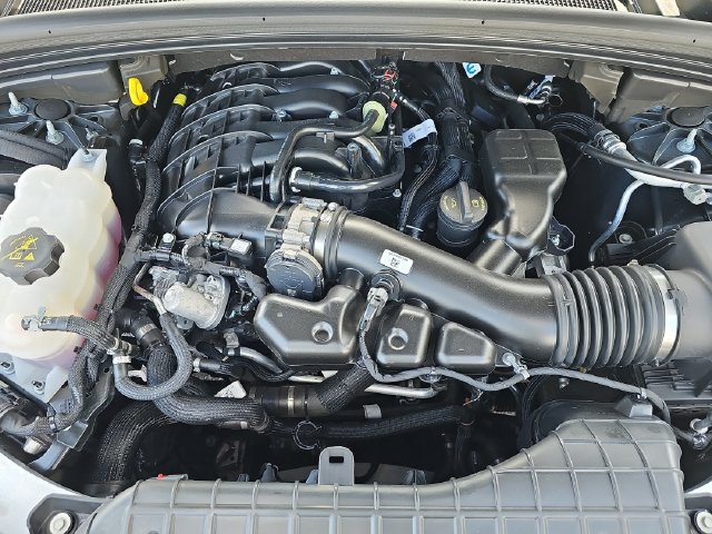 Used 2025 Jeep Grand Cherokee Limited AWD/4WD image 35