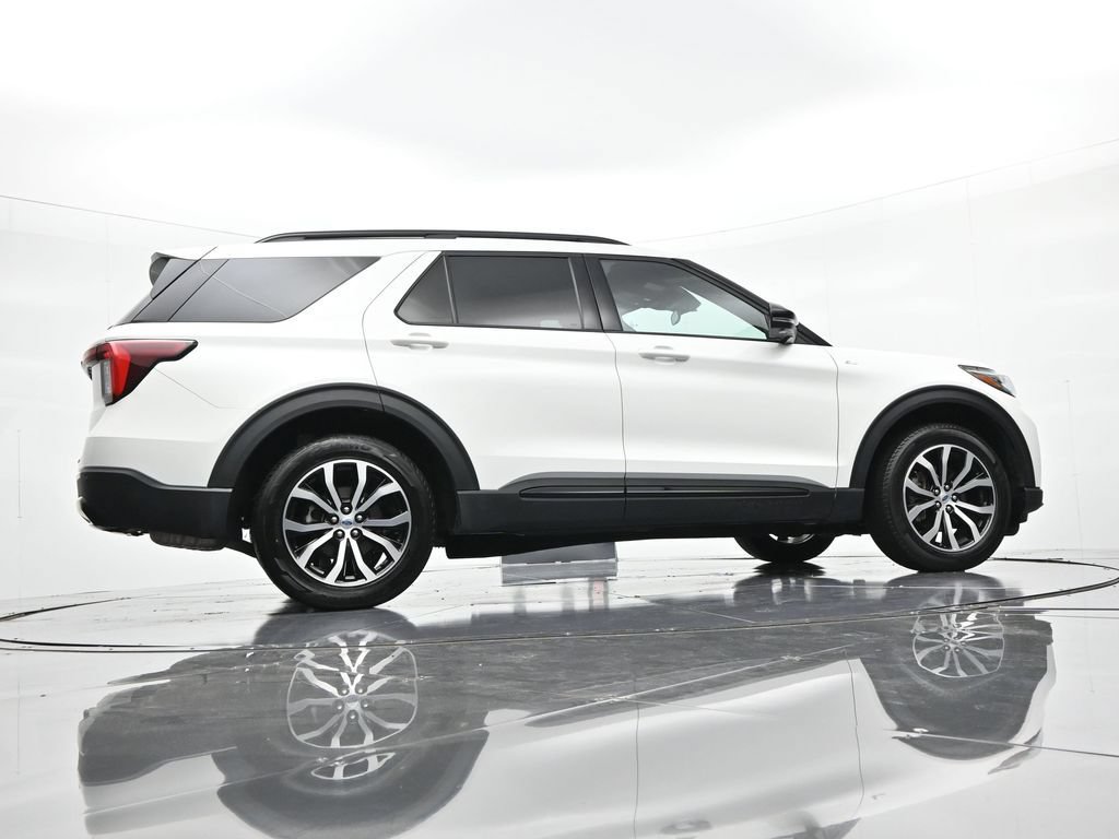 Certified 2025 Ford Explorer ST-Line AWD/4WD image 25