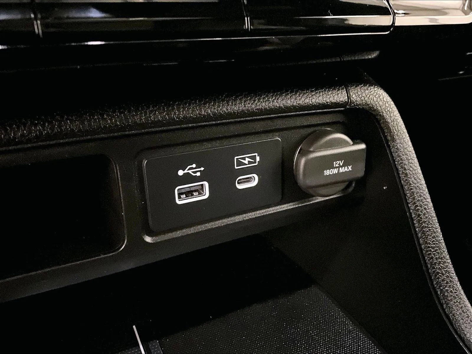 Used 2025 Honda Pilot TrailSport image 32