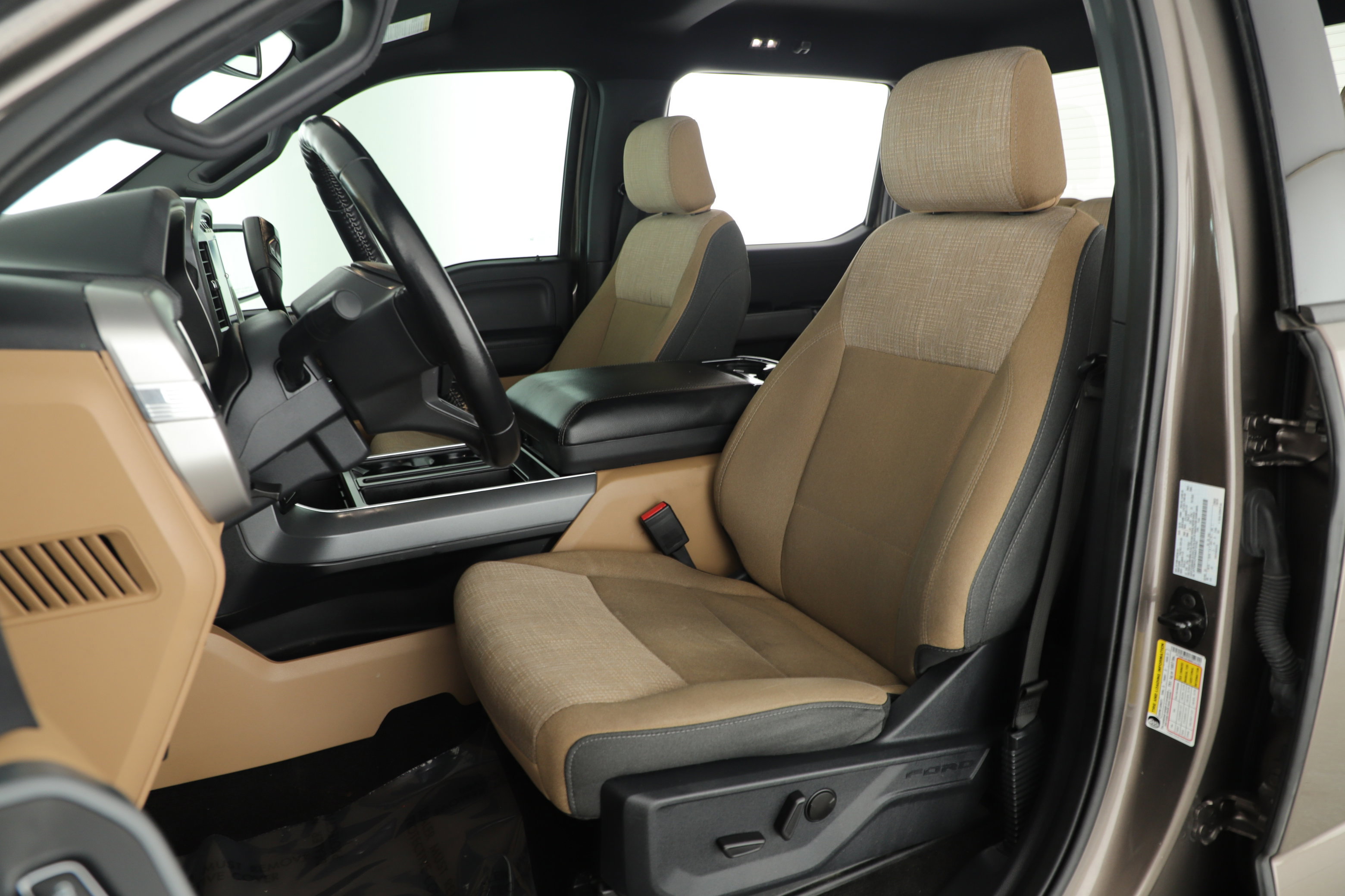 Certified 2022 Ford F150 XLT w/ Equipment Group 302A High image 13