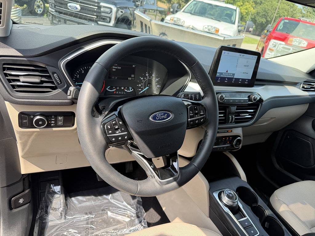 Certified 2022 Ford Escape SEL AWD/4WD image 15