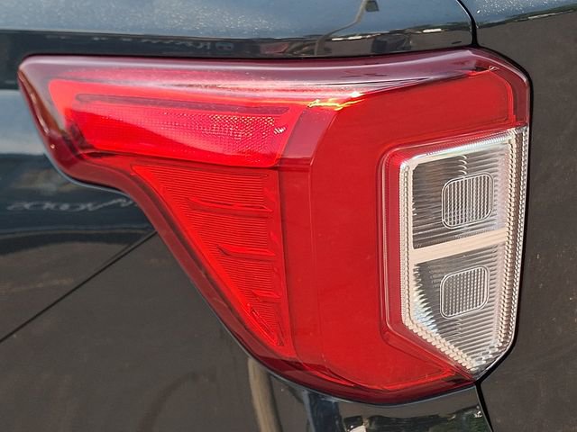 Certified 2022 Ford Explorer XLT w/ Equipment Group 202A AWD/4WD image 10