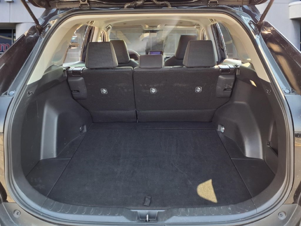 Used 2025 Toyota RAV4 LE AWD/4WD image 31
