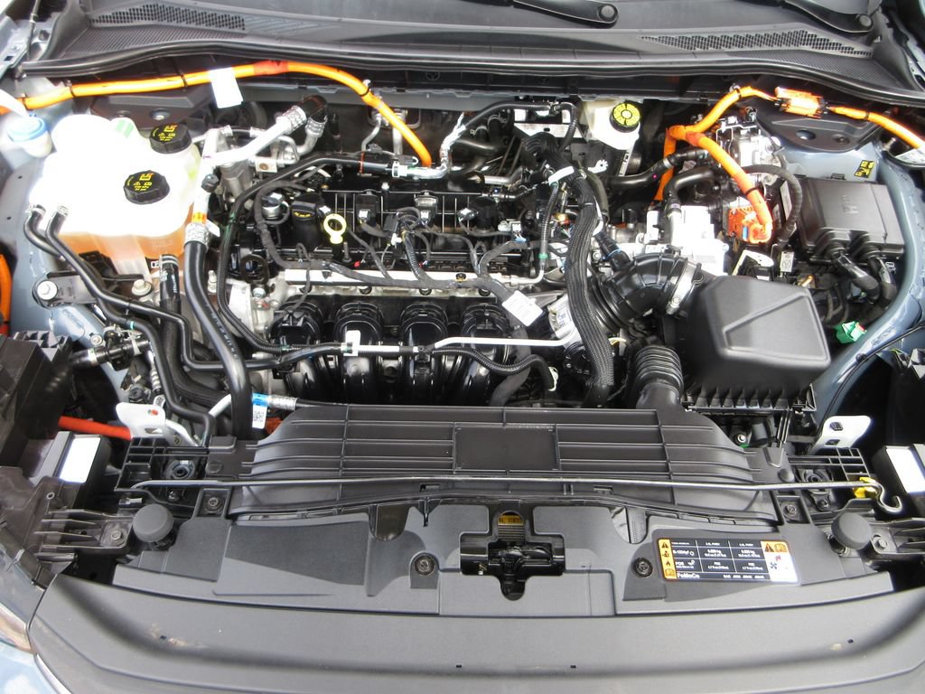 Certified 2025 Ford Escape SE FWD image 28