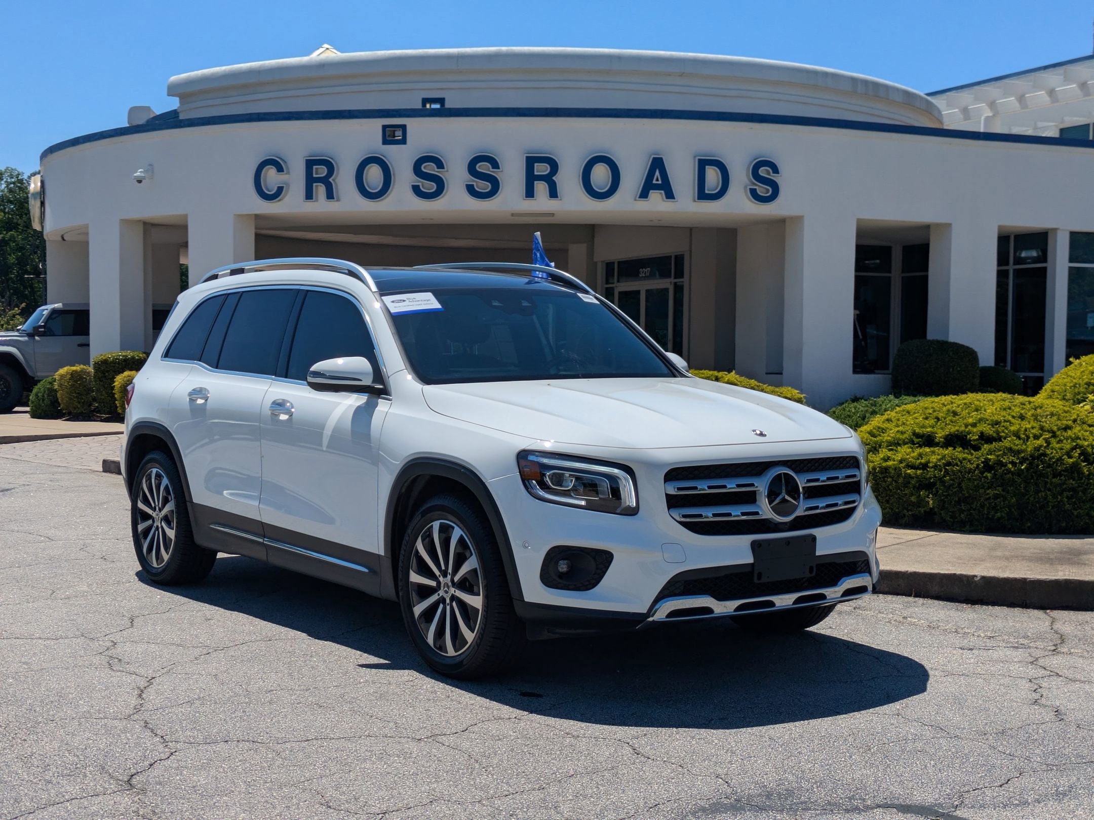 Used 2023 Mercedes-Benz GLB 250 image 1