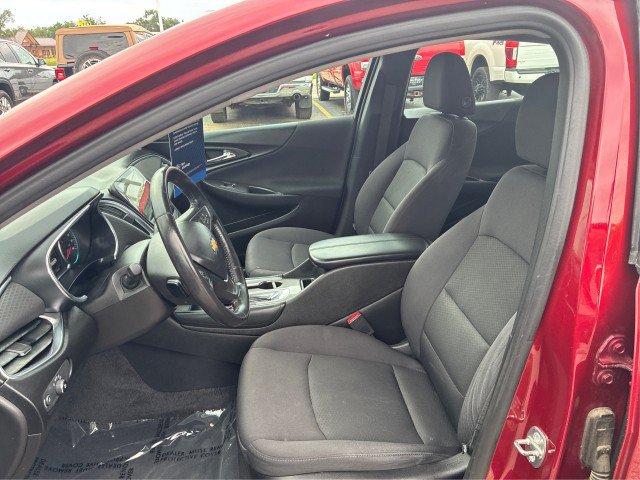 Used 2017 Chevrolet Malibu LT FWD image 9