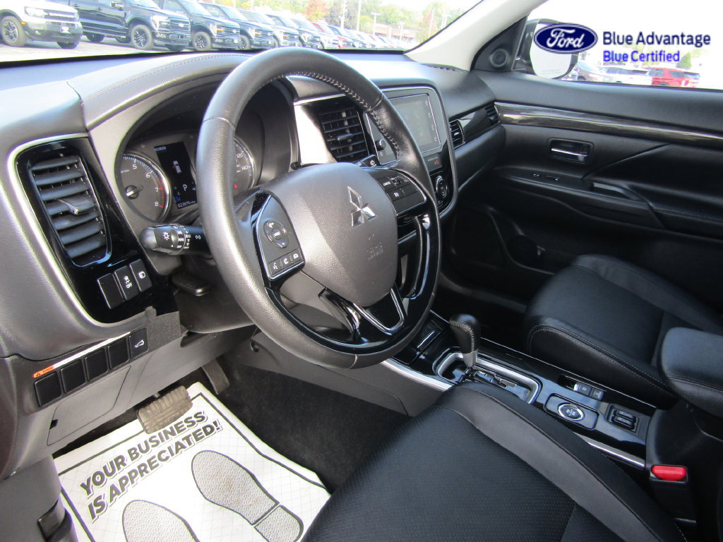 Used 2018 Mitsubishi Outlander SEL AWD/4WD image 15
