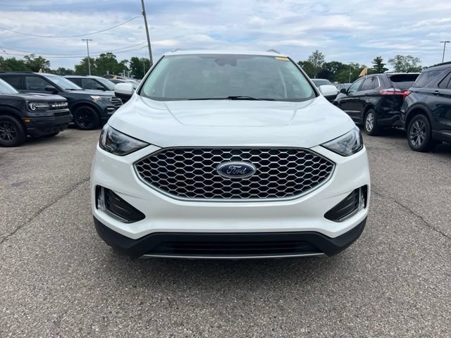 Certified 2024 Ford Edge SEL w/ Convenience Package AWD/4WD image 2