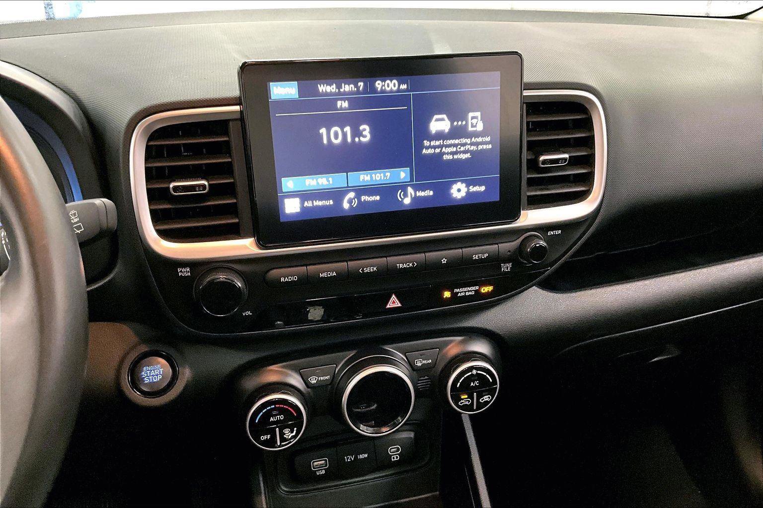 Used 2024 Hyundai Venue SEL image 8