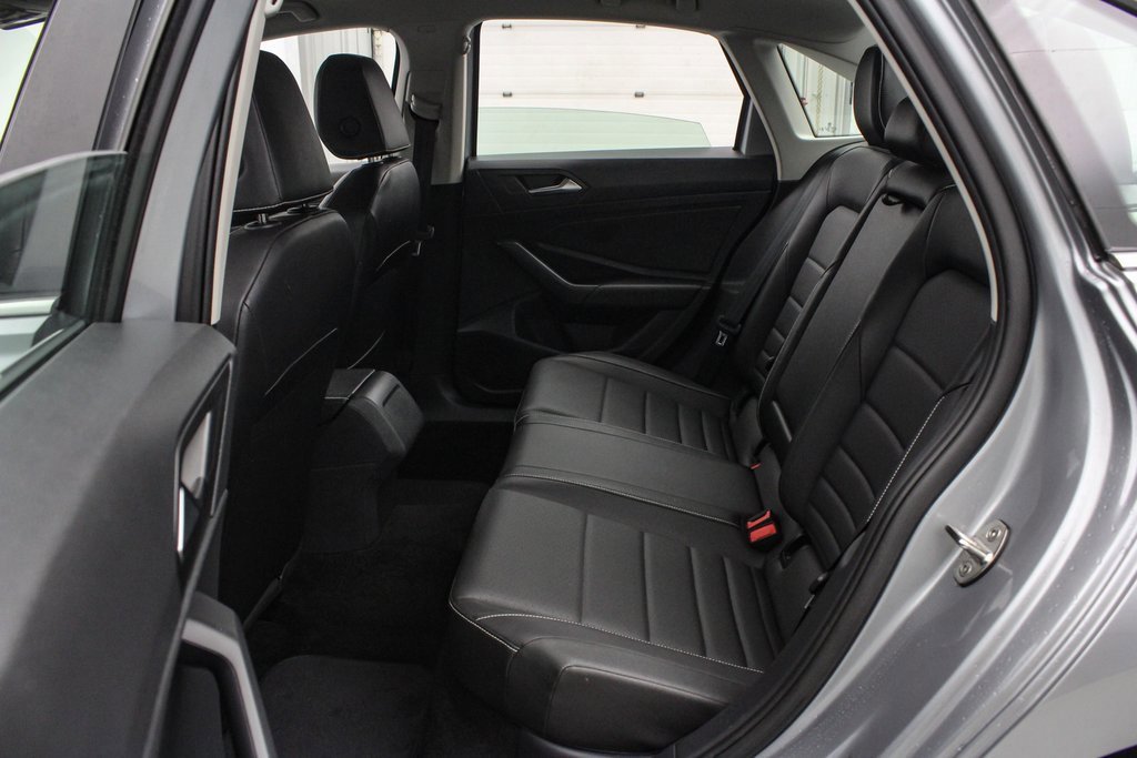 Used 2024 Volkswagen Jetta SE image 18