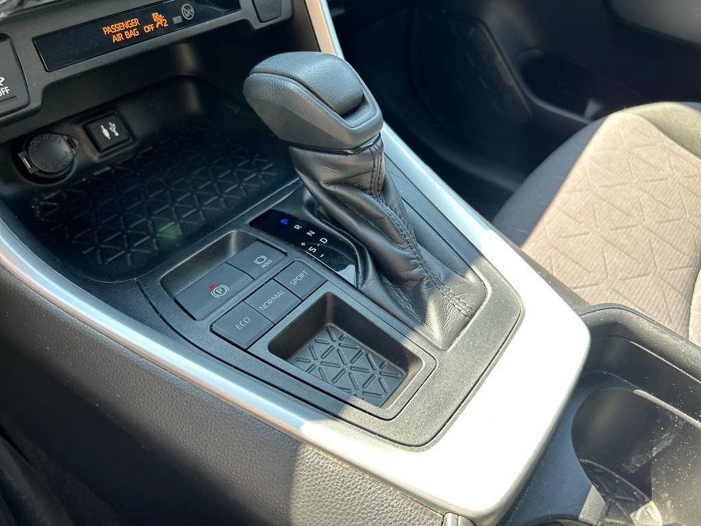 Used 2019 Toyota RAV4 XLE FWD image 21