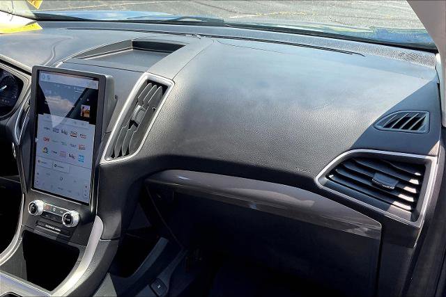 Certified 2024 Ford Edge SEL image 17