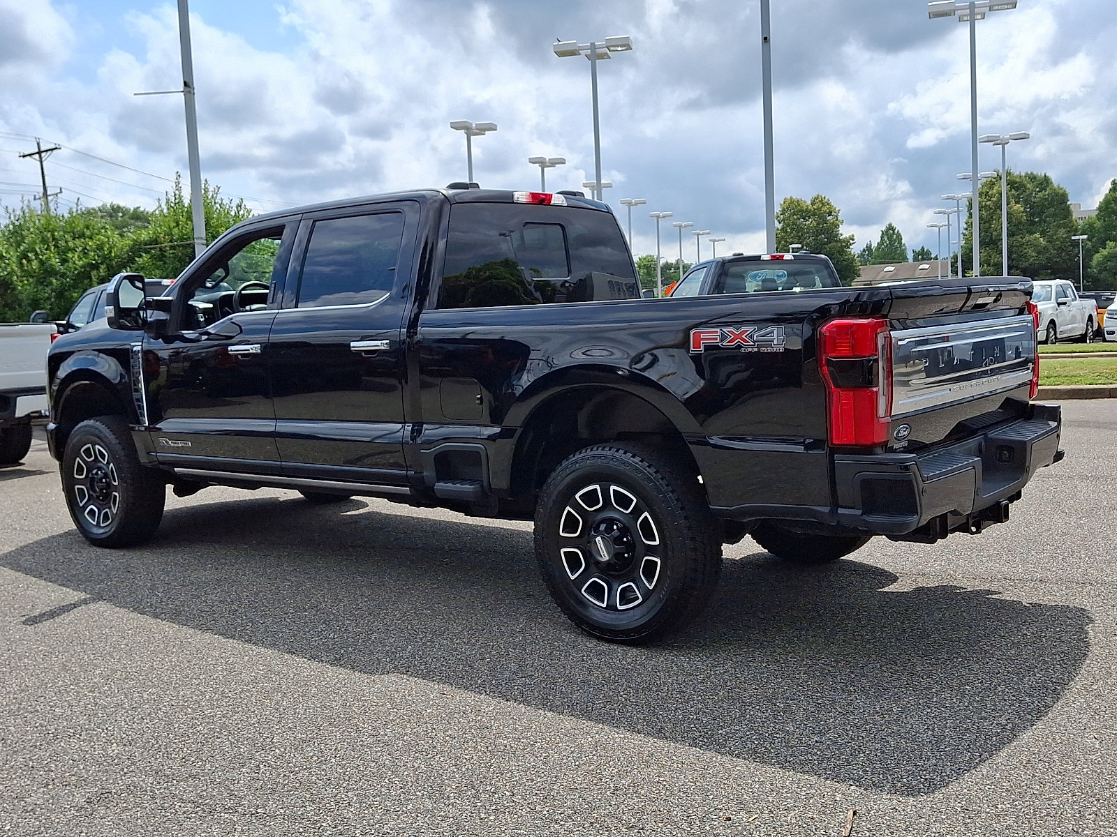 Certified 2024 Ford F250 Platinum w/ FX4 Off-Road Package AWD/4WD image 7