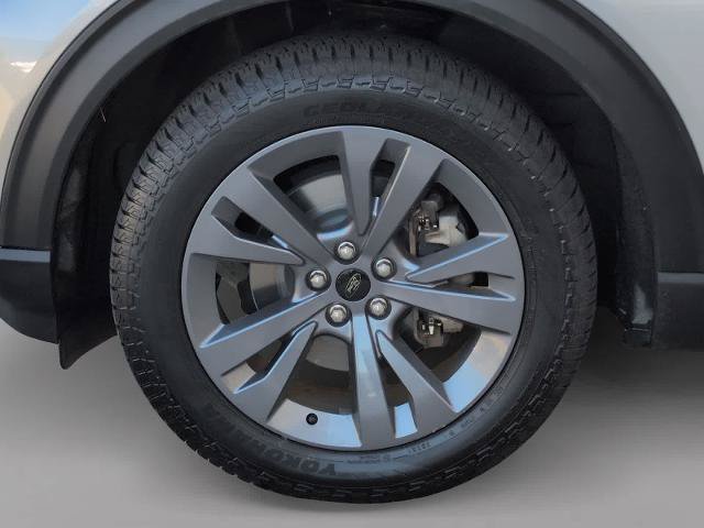 Certified 2022 Ford Explorer XLT w/ Equipment Group 202A AWD/4WD image 7
